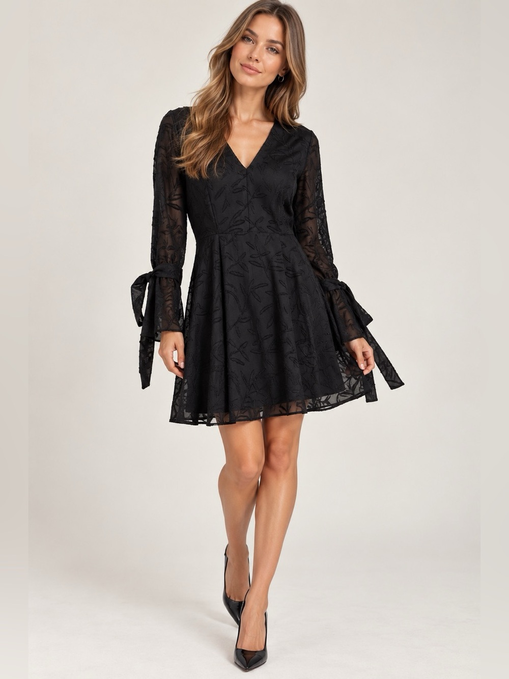 Miss Ipekyol Black Textured Floral V-Neck Tie Sleeve Dress Size 36 / US 6